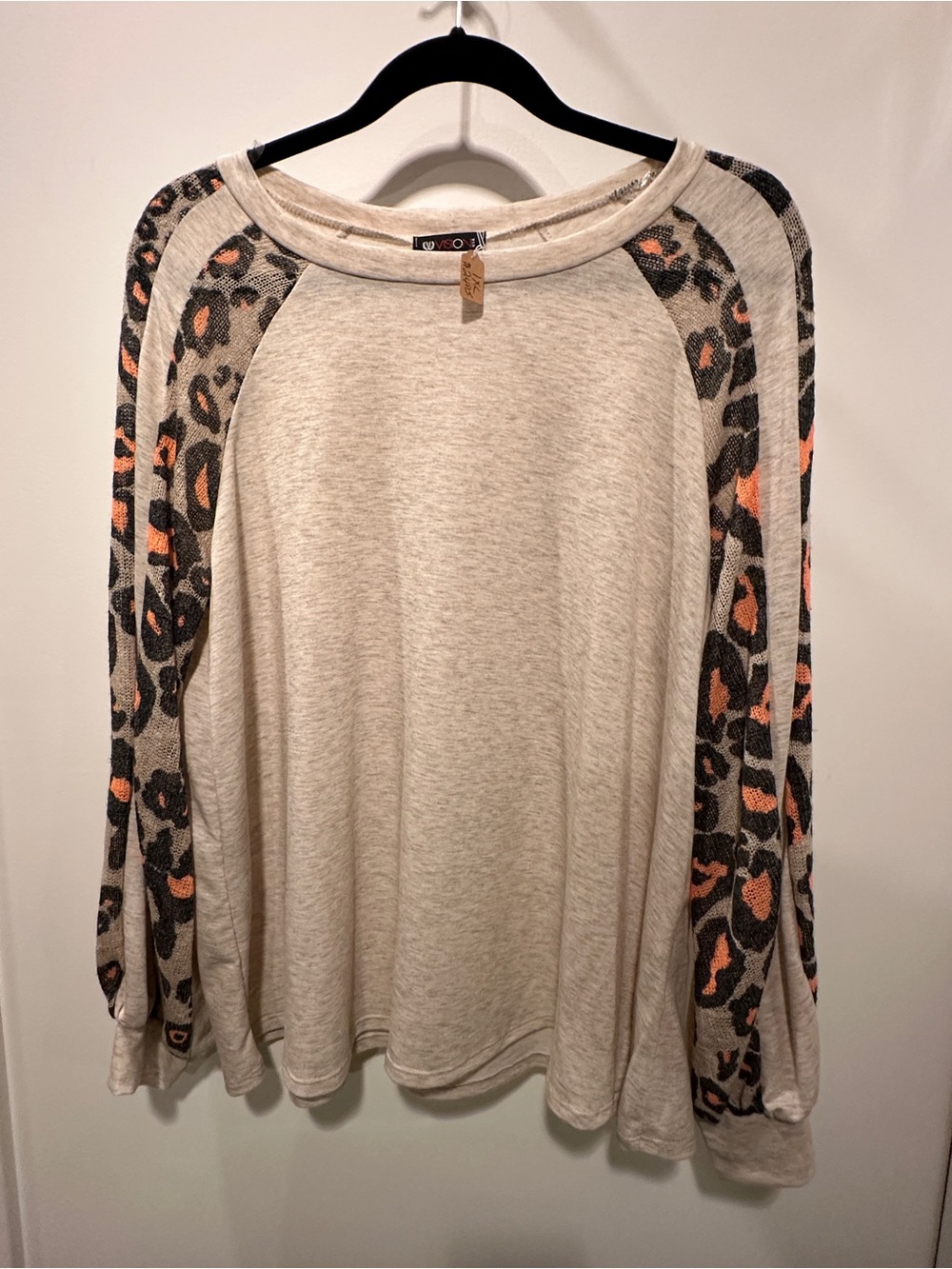 NEW Neutral Cream Raglan Top with Leopard-Print Sleeves and Orange Accents 1X